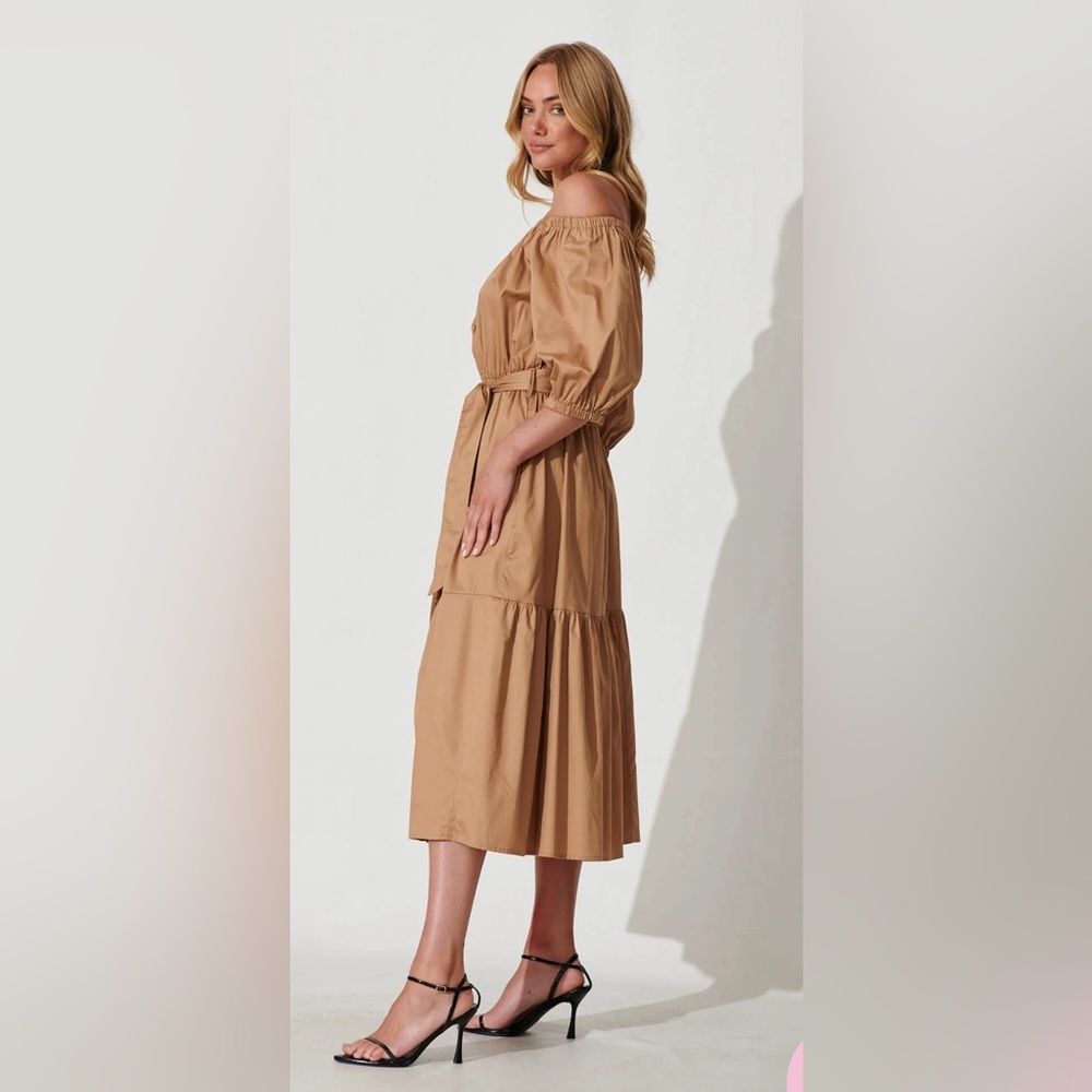 Label of Love Tan tierred puff sleeve dress - Picture 5 of 11